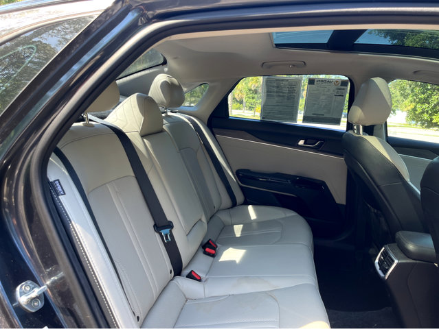 Vehicle image 19 of 35