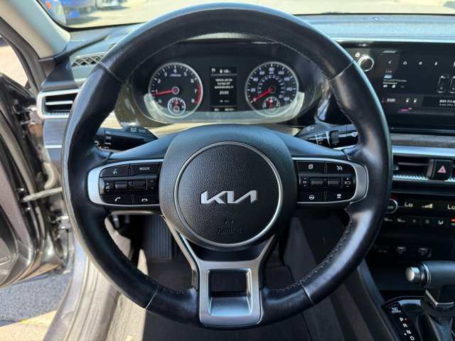 Vehicle image 15 of 36