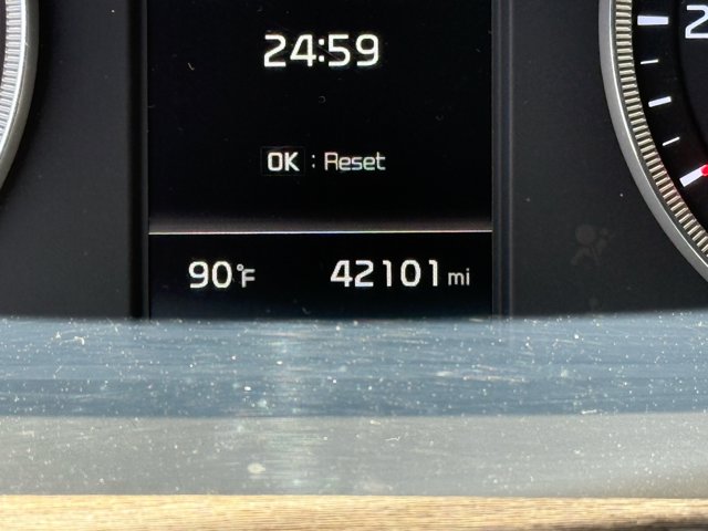 Vehicle image 17 of 36