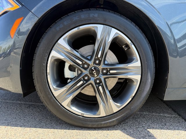 Vehicle image 34 of 36