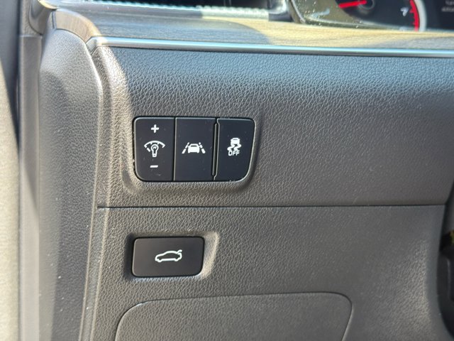 Vehicle image 23 of 36