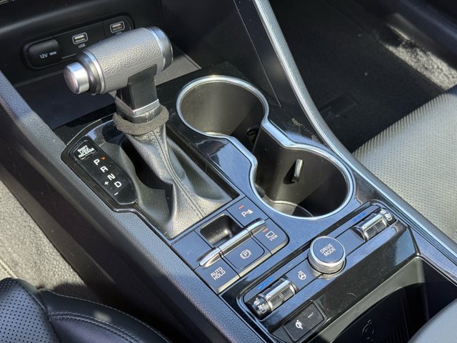 Vehicle image 21 of 36