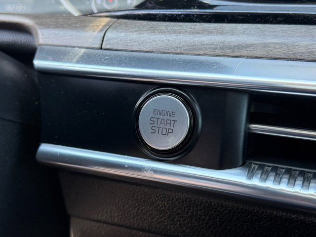 Vehicle image 22 of 36