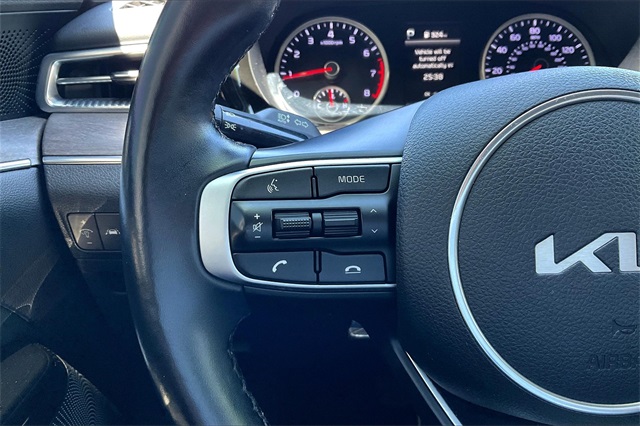 Vehicle image 19 of 34