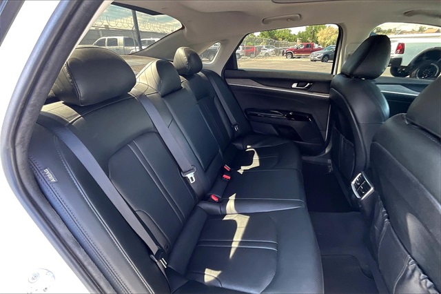 Vehicle image 11 of 34