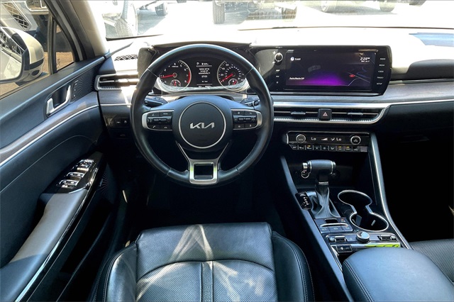 Vehicle image 16 of 34