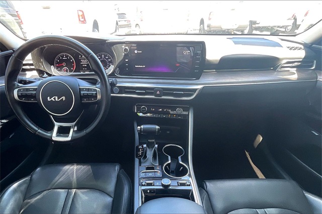 Vehicle image 15 of 34