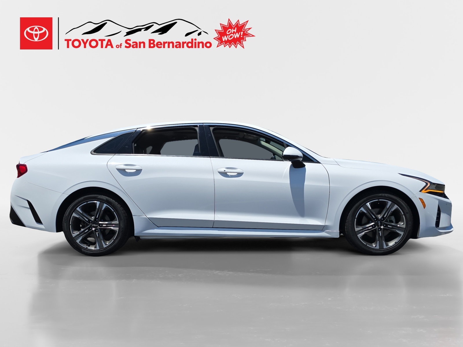 Vehicle image 4 of 24