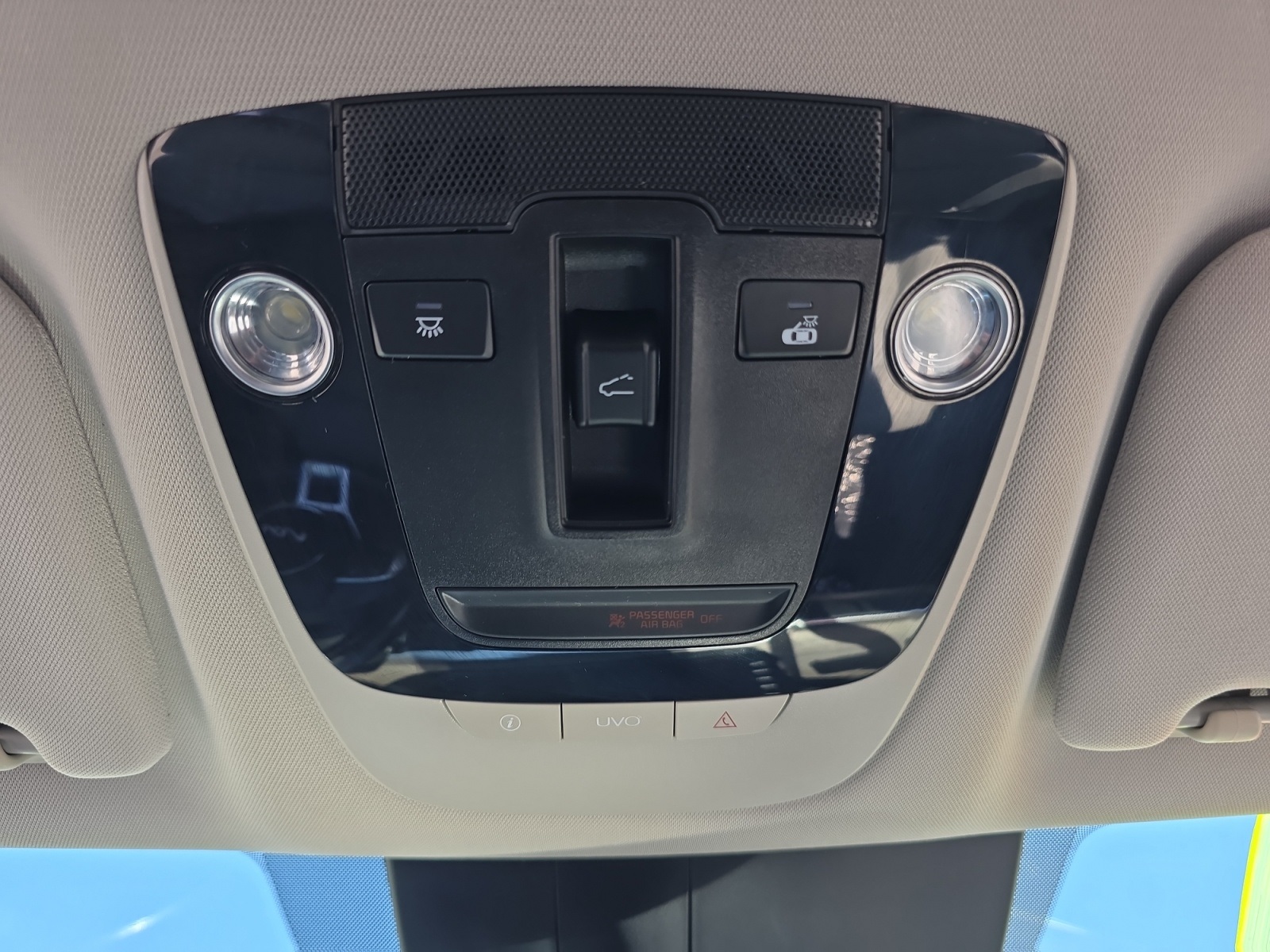 Vehicle image 19 of 24