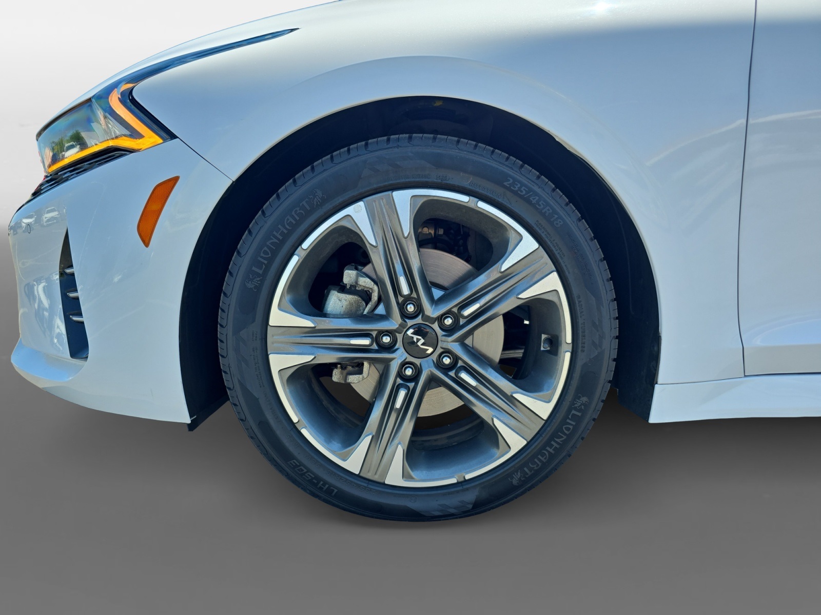 Vehicle image 9 of 24