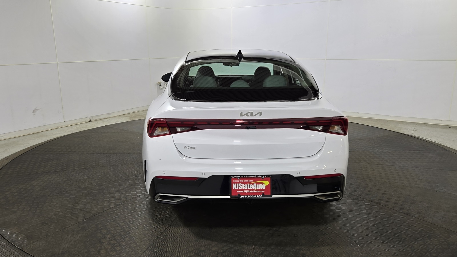 Vehicle image 6 of 37