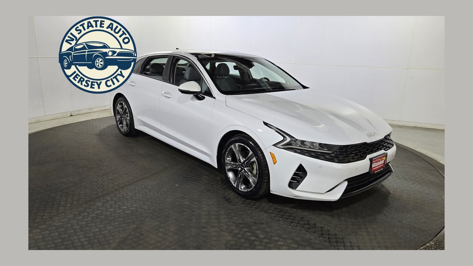 2022 Kia K5 EX Image 3 of 36