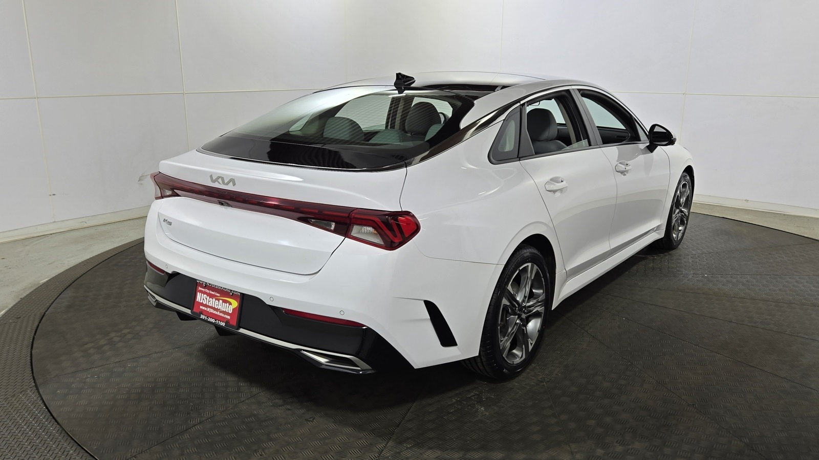 Vehicle image 5 of 37