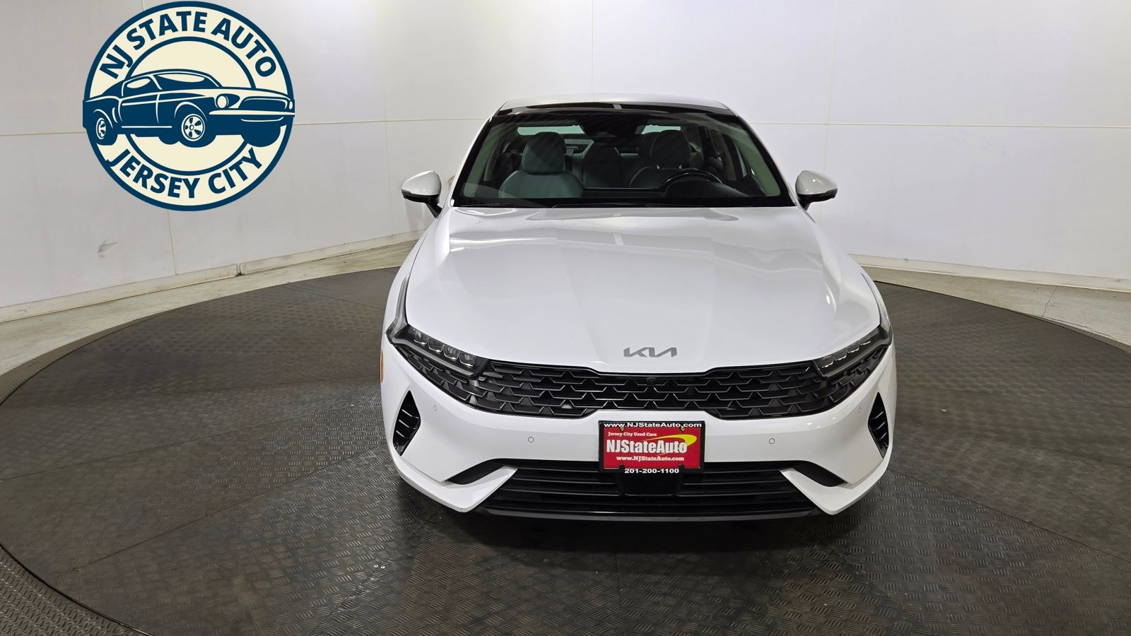 2022 Kia K5 EX Image 2 of 36