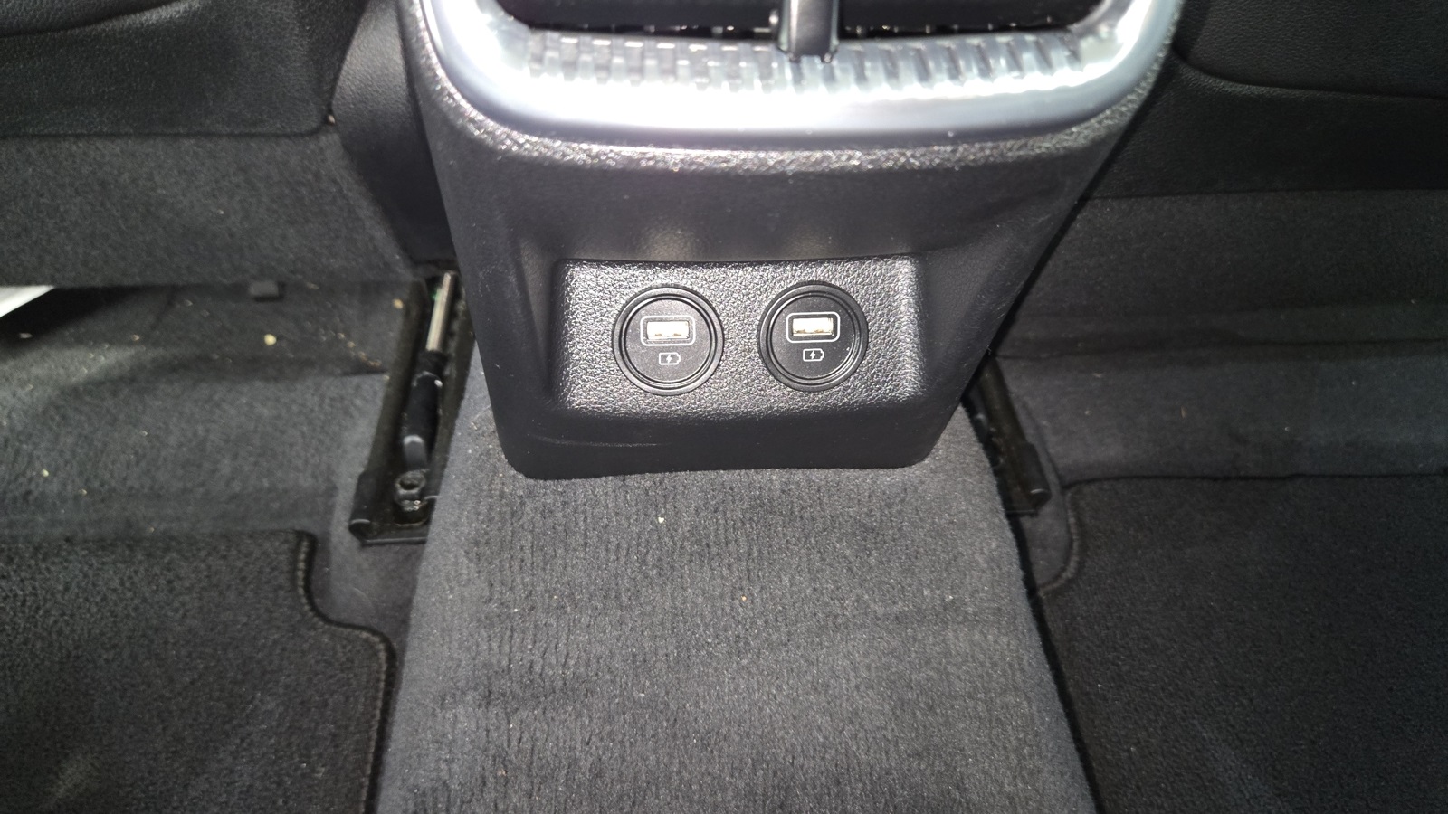 Vehicle image 29 of 37