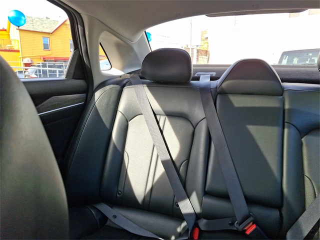 Vehicle image 18 of 31