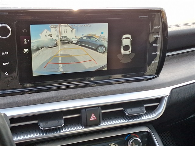Vehicle image 24 of 31