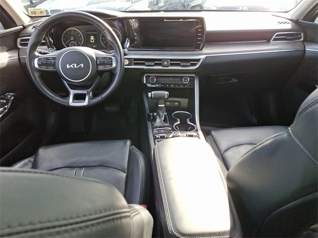 Vehicle image 15 of 31
