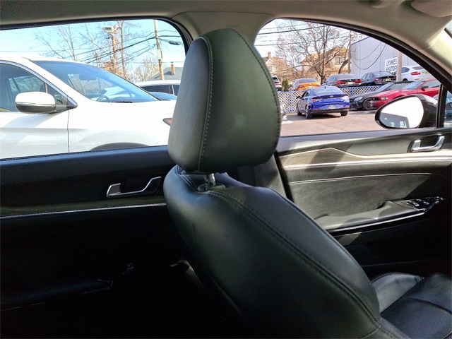 Vehicle image 13 of 31