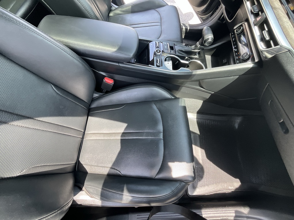 Vehicle image 13 of 35