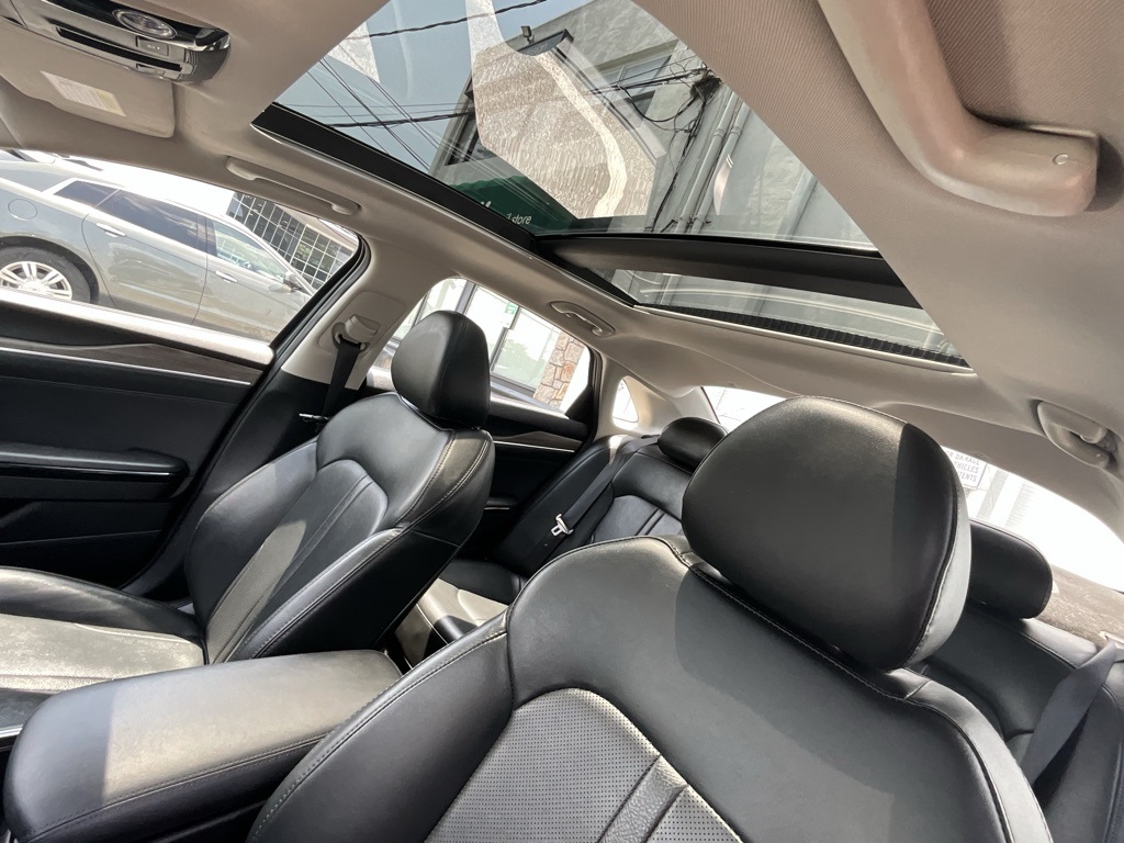 Vehicle image 16 of 35