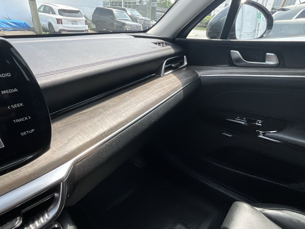 Vehicle image 18 of 35
