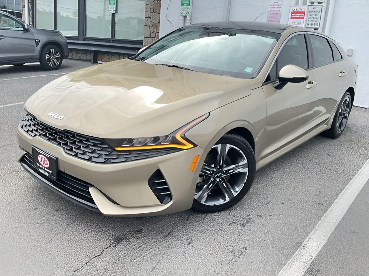 Vehicle image 36 of 40