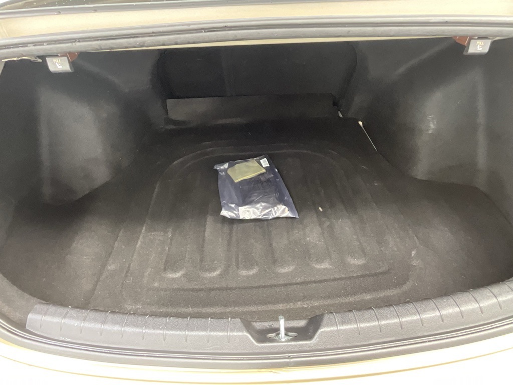 Vehicle image 7 of 40