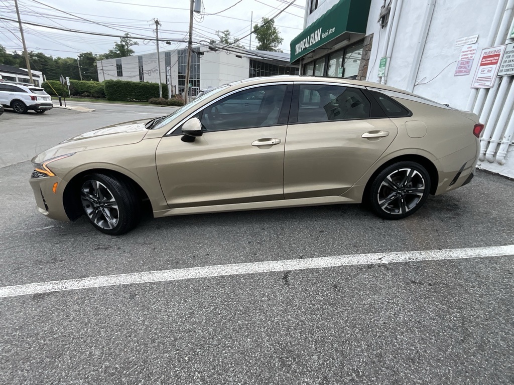 Vehicle image 5 of 40