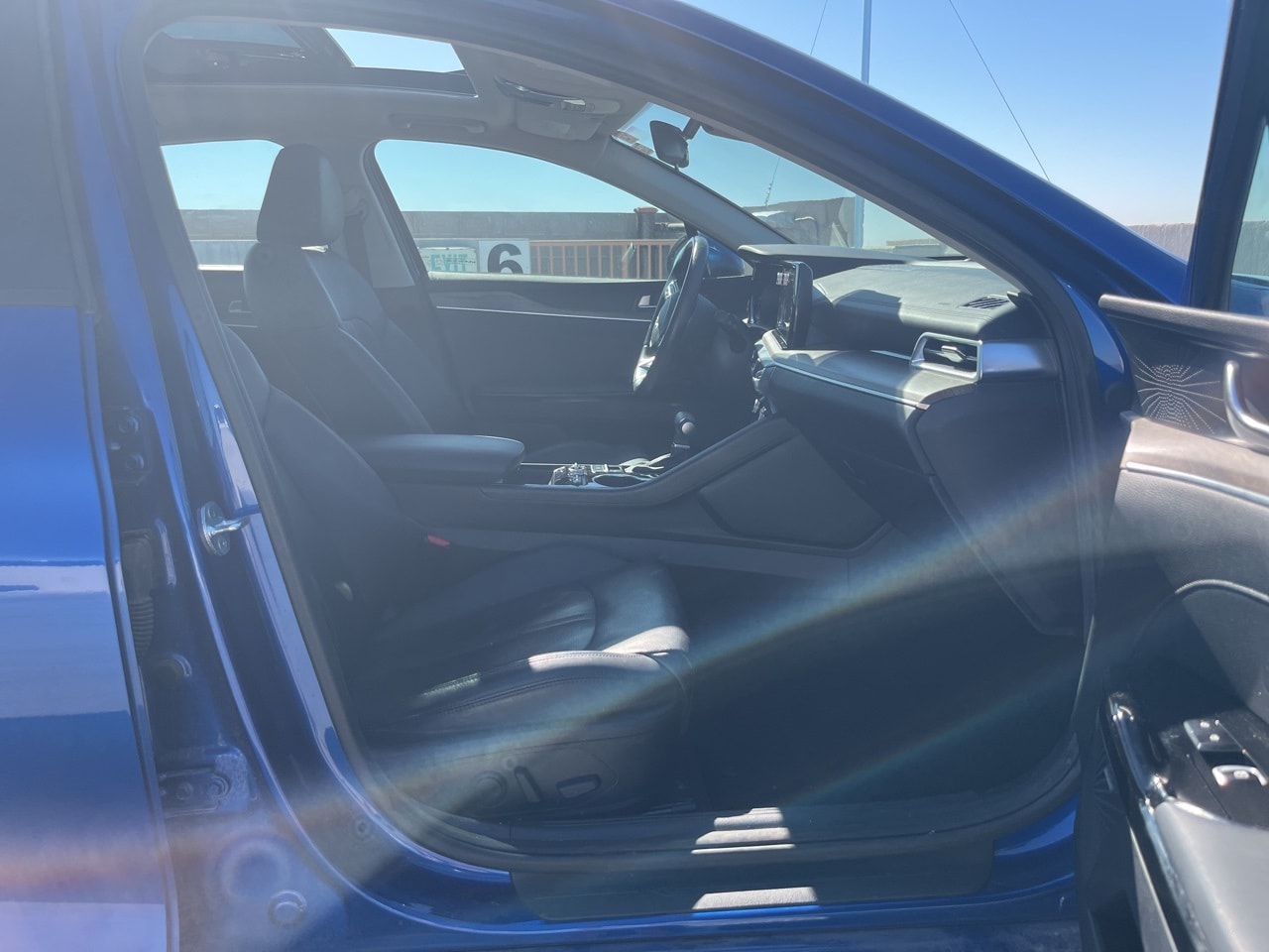 Vehicle image 10 of 14