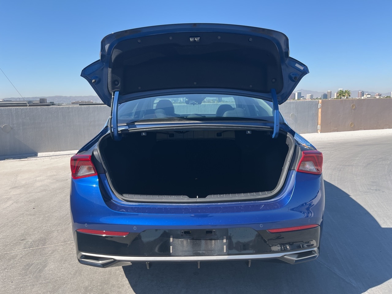 Vehicle image 9 of 14