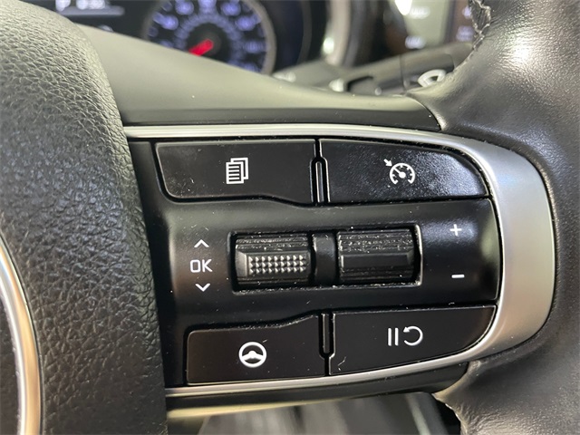 Vehicle image 22 of 28