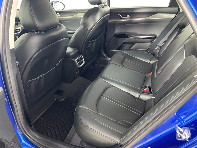 Vehicle image 10 of 28