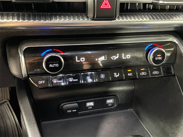 Vehicle image 25 of 28