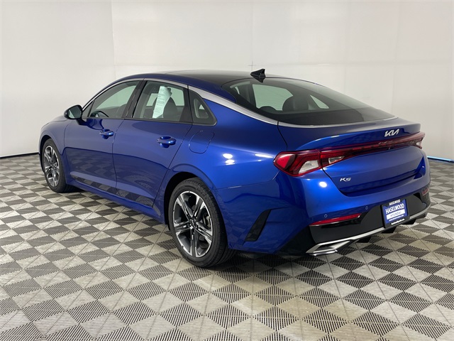 Vehicle image 6 of 28