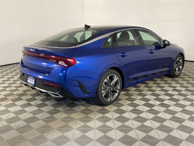Vehicle image 4 of 28