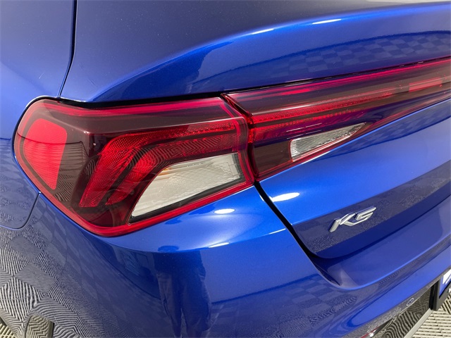 Vehicle image 24 of 28