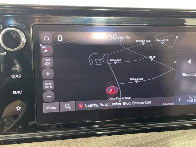 Vehicle image 17 of 28