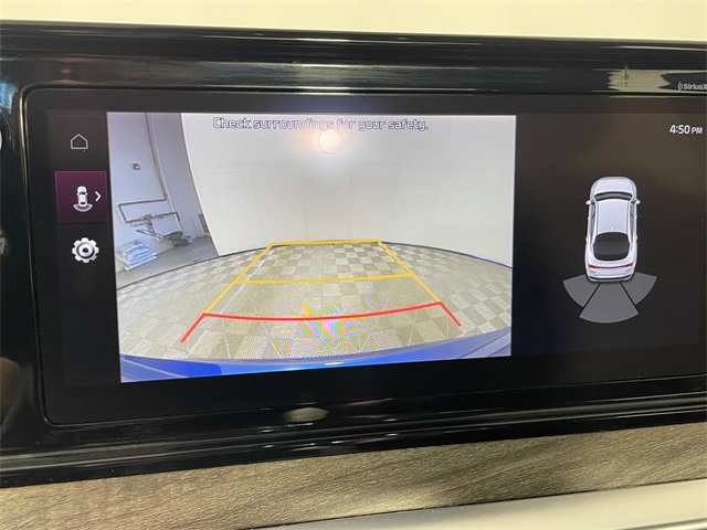 Vehicle image 18 of 28
