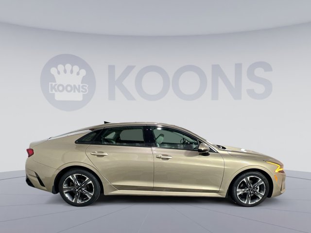 Vehicle image 4 of 32