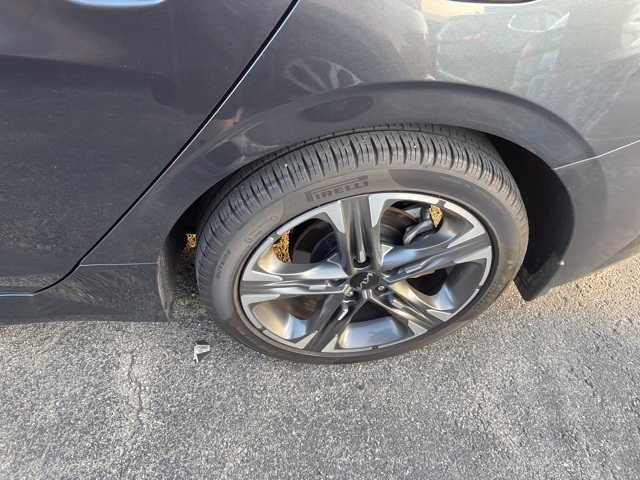 Vehicle image 18 of 20