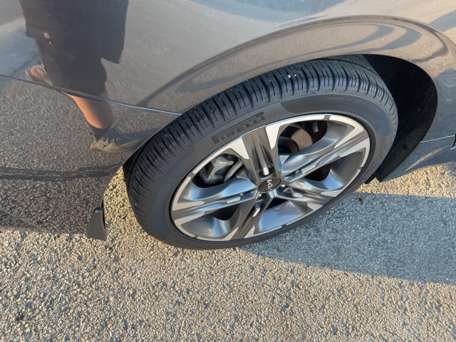 Vehicle image 16 of 20