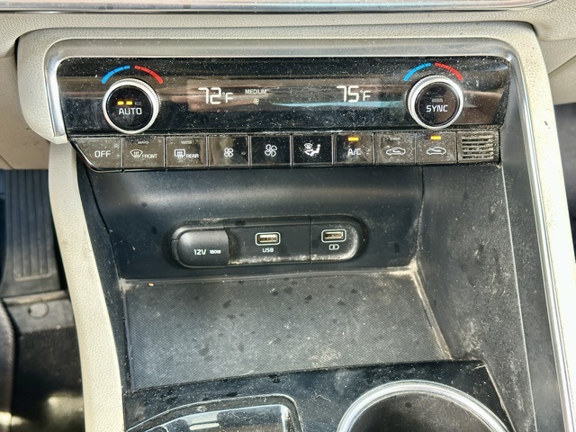 Vehicle image 27 of 34