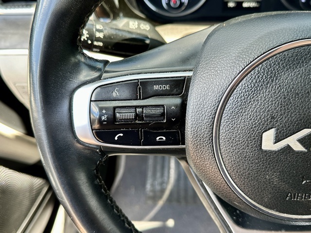 Vehicle image 32 of 34
