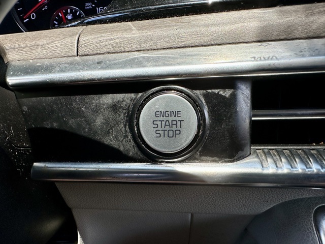 Vehicle image 30 of 34
