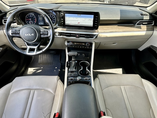 Vehicle image 17 of 34