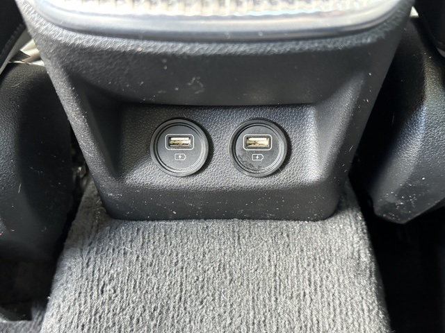 Vehicle image 19 of 34