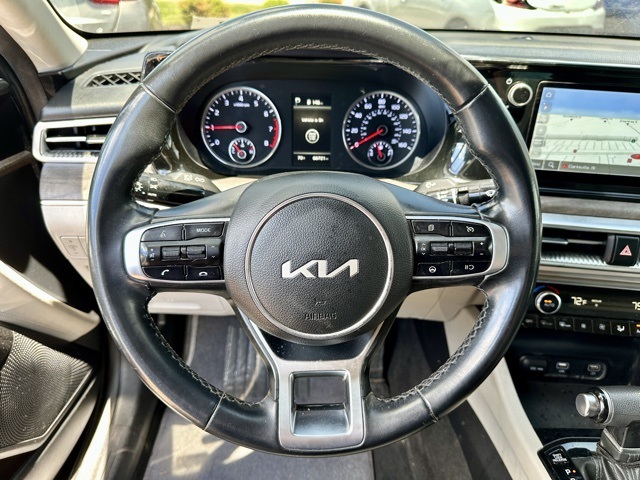 Vehicle image 31 of 34