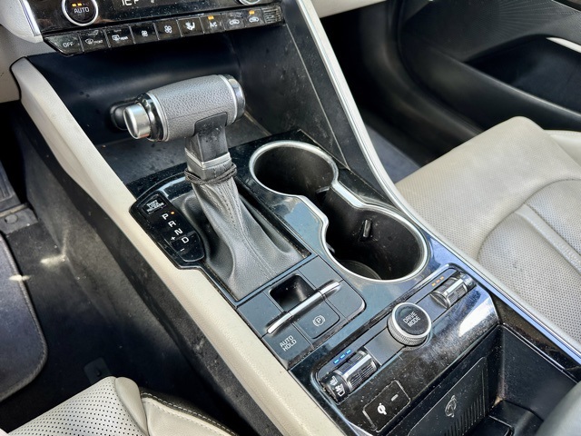 Vehicle image 28 of 34
