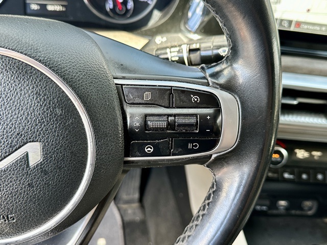 Vehicle image 33 of 34